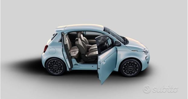 Nuova Fiat 500e La Prima 86 kW (118 CV) 2025 Grigio Berlina