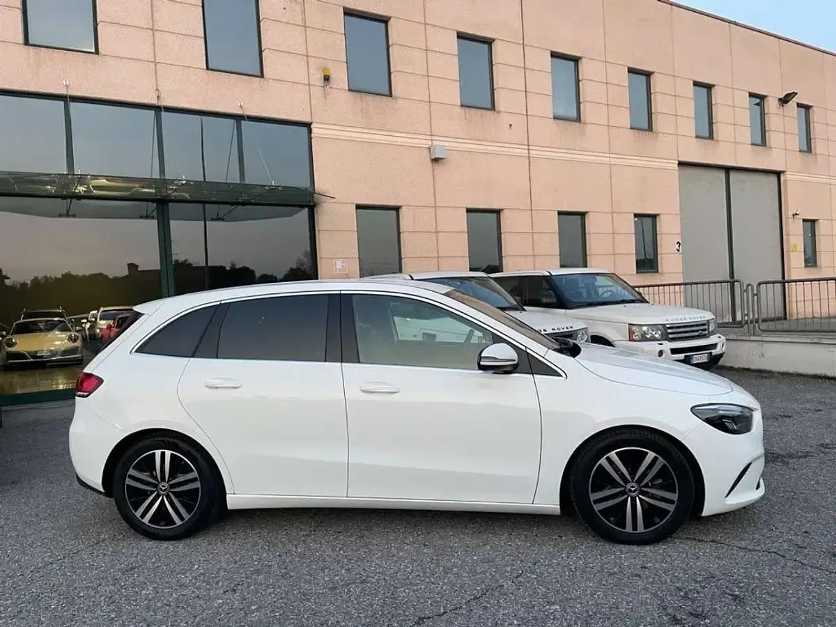 Usata Mercedes B200 150 CV (110 kW) 2021 Bianco Utilitaria