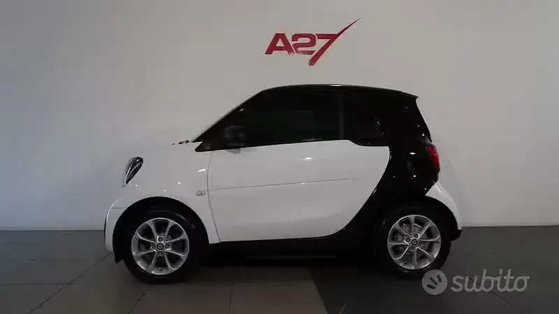 Usata Smart ForTwo Coupé Passion 60 kW (82 CV) 2021 Bianco Utilitaria