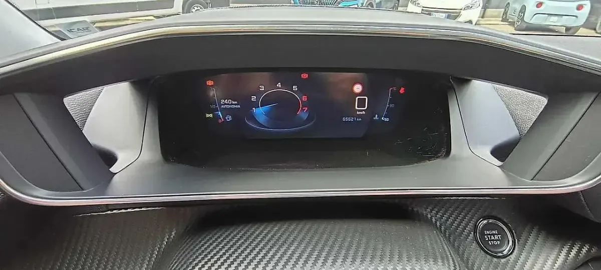 Usata Peugeot 2008 Allure 131 CV (96 kW) 2021 Grigio SUV