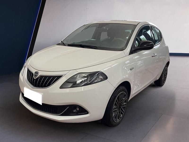Usata Lancia Ypsilon S 70 CV (51 kW) 2022 Bianco Utilitaria