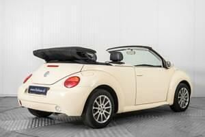 Usata VW New Beetle 102 CV (75 kW) 2004 Beige Utilitaria