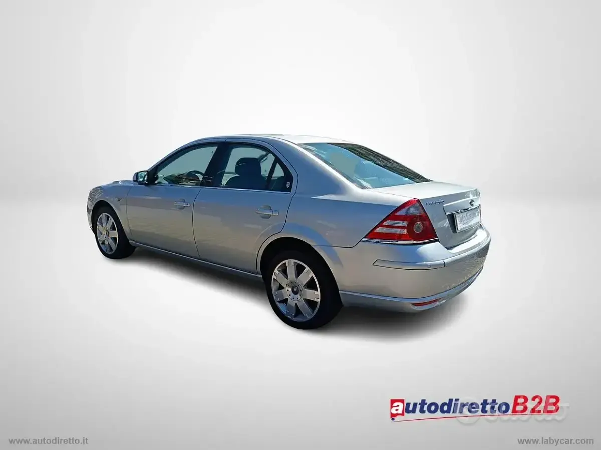 Usata Ford Mondeo 125 CV (91 kW) 2007 Grigio Berlina