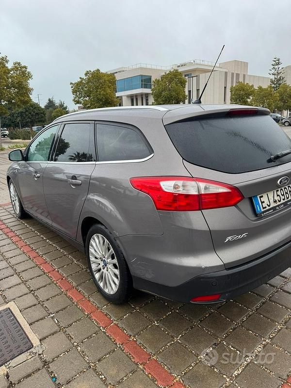 Usata Ford Focus Titanium 2011 Grigio Station wagon