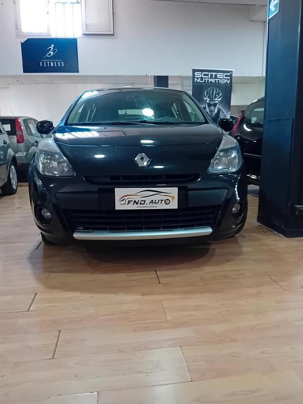 Usata Renault Clio IV Dynamique 75 CV (55 kW) 2012 Nero Berlina