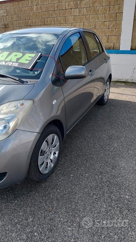 Usata Toyota Yaris 2006 Grigio Berlina