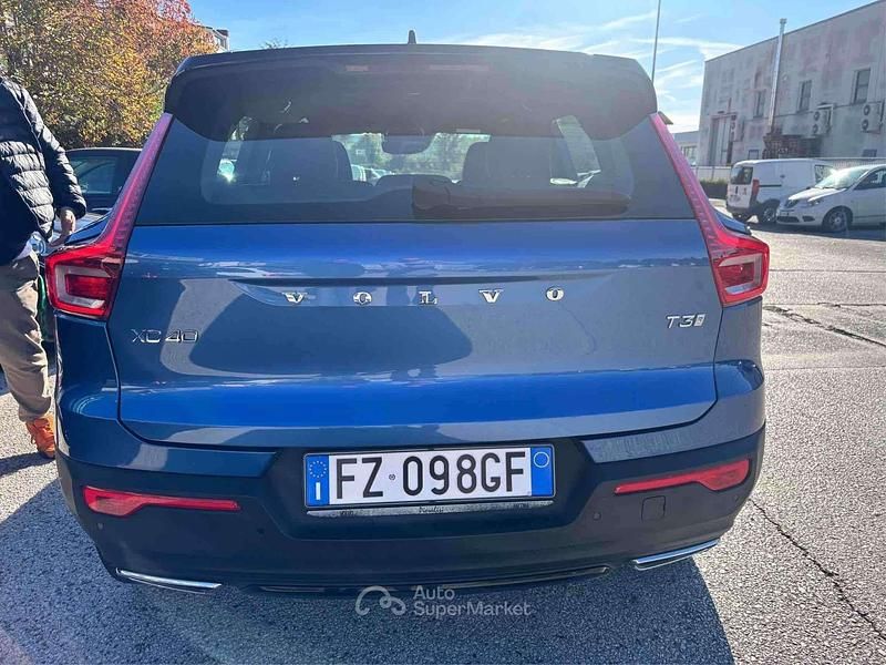 Usata Volvo XC40 R-Design 163 CV (119 kW) 2020 Blu/azzurro SUV