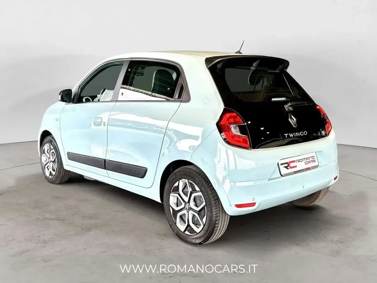 Usata Renault Twingo Equilibre 60 kW (82 CV) 2023 Blu/azzurro Utilitaria