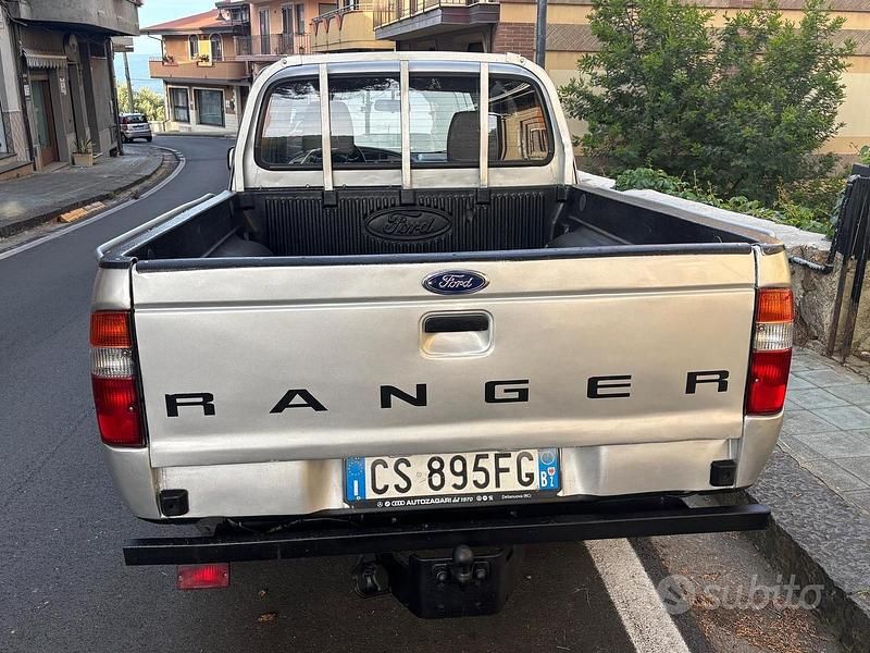 Usata Ford Ranger 109 CV (80 kW) 2006 Grigio Pick-up