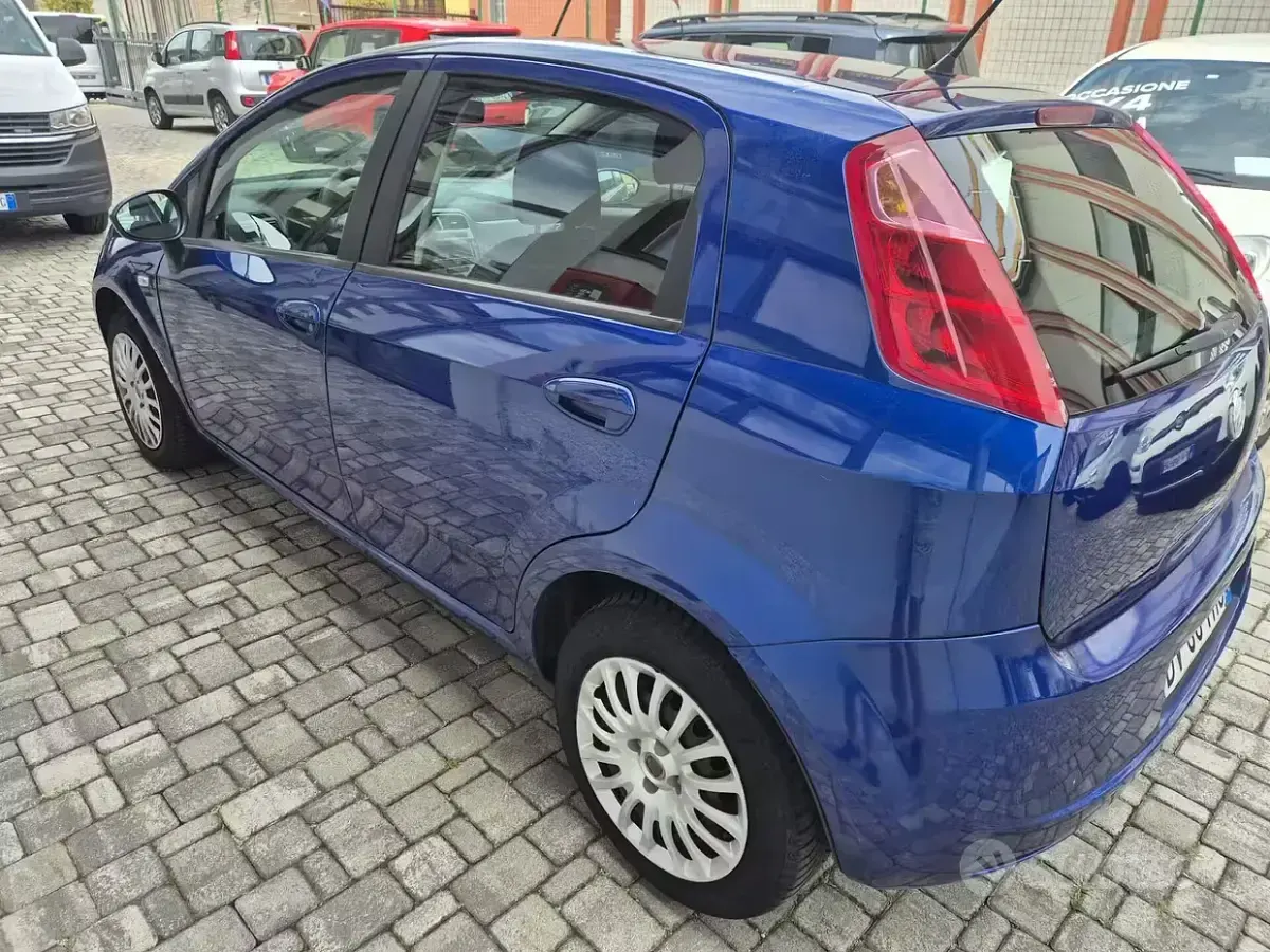 Usata Fiat Punto Active 69 CV (50 kW) 2009 Blu Utilitaria