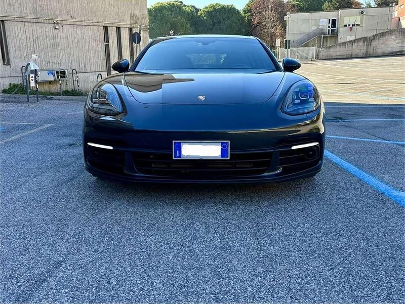 Usata Porsche Panamera 330 CV (242 kW) 2018 Berlina