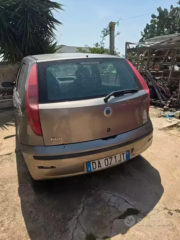 Usata Fiat Punto 69 CV (50 kW) 2006 Utilitaria