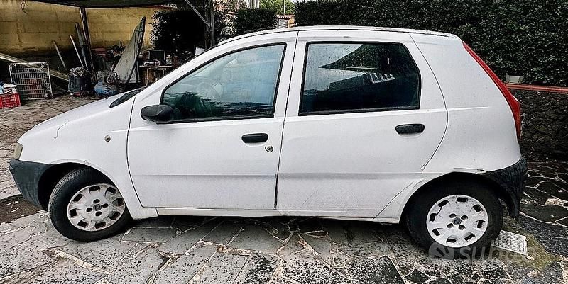 Usata Fiat Punto 60 CV (44 kW) 2000 Bianco Utilitaria