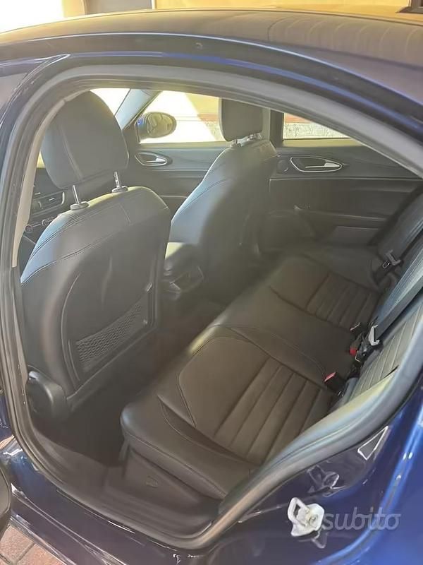 Usata Alfa Romeo Giulia 150 CV (110 kW) 2017 Blu Berlina