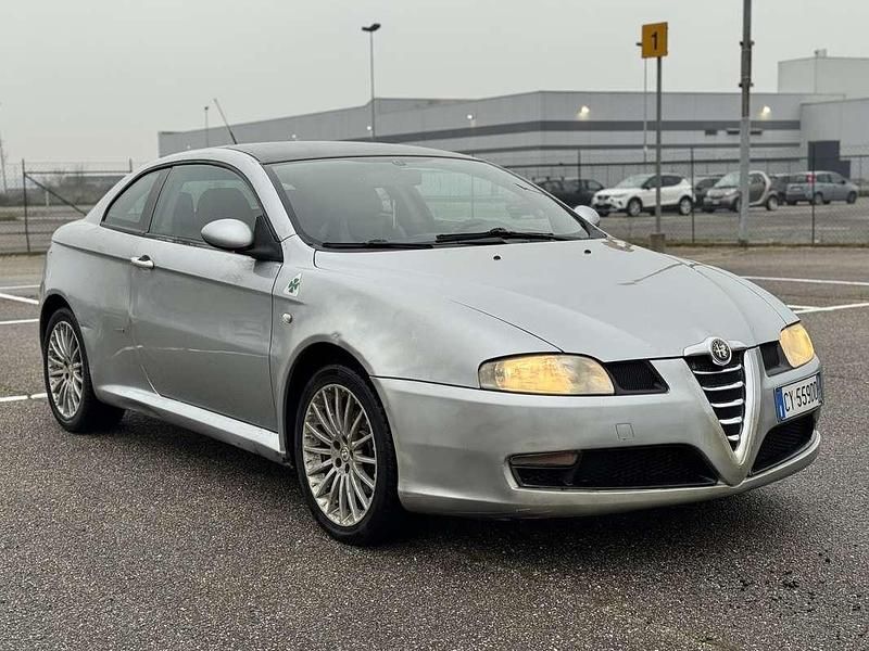 Usata Alfa Romeo GT 150 CV (110 kW) 2005 Grigio Coupé