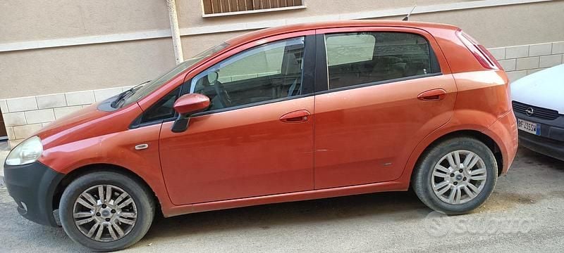 Brugt Fiat Grande Punto 90 HK (66 kW) 2006 Hatchback