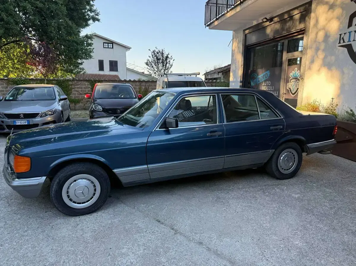 Usata Mercedes S280 SE 185 CV (136 kW) 1983 Blu/azzurro Berlina