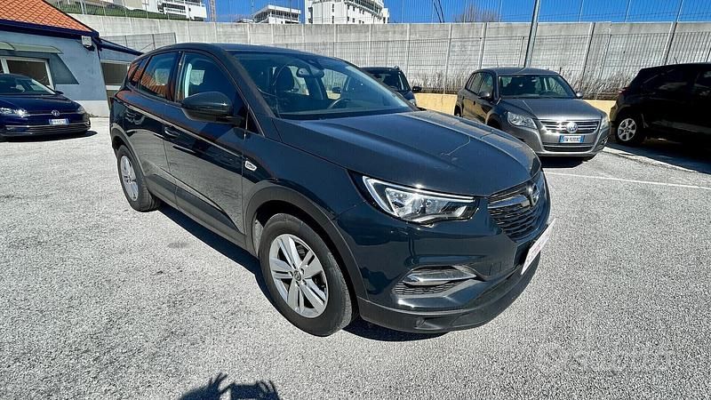 Usata Opel Grandland X Business 131 CV (96 kW) 2019 Grigio SUV