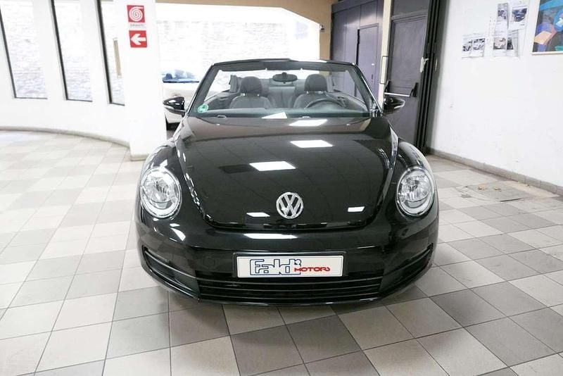Usata VW Beetle Cabriolet Design 105 CV (77 kW) 2016 Nero Cabrio