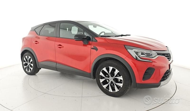 Usata Renault Captur Techno 100 CV (73 kW) 2023 Rosso SUV