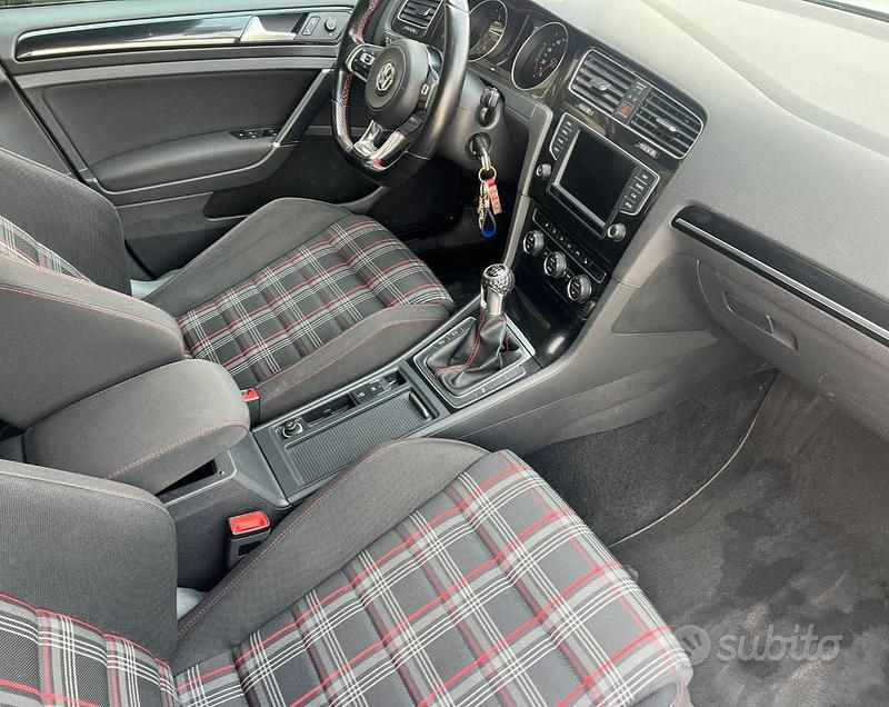 Usata VW Golf VII GTI 230 CV (169 kW) 2017 Bianco Berlina