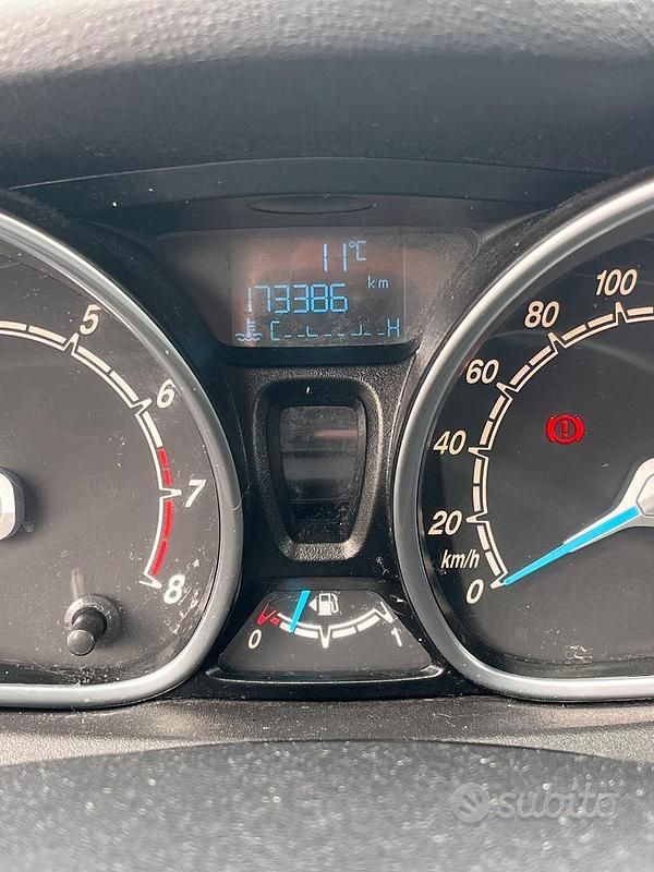 Usado Ford Fiesta 80 HP (58 kW) 2014 Azul Citadino