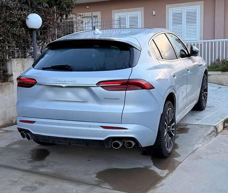 Usata Maserati Grecale 250 CV (183 kW) 2025 Argento SUV