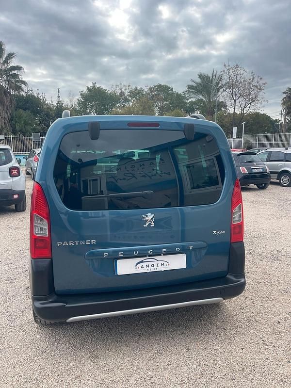 Usata Peugeot Partner Tepee Outdoor 114 CV (83 kW) 2012 Blu Monovolume