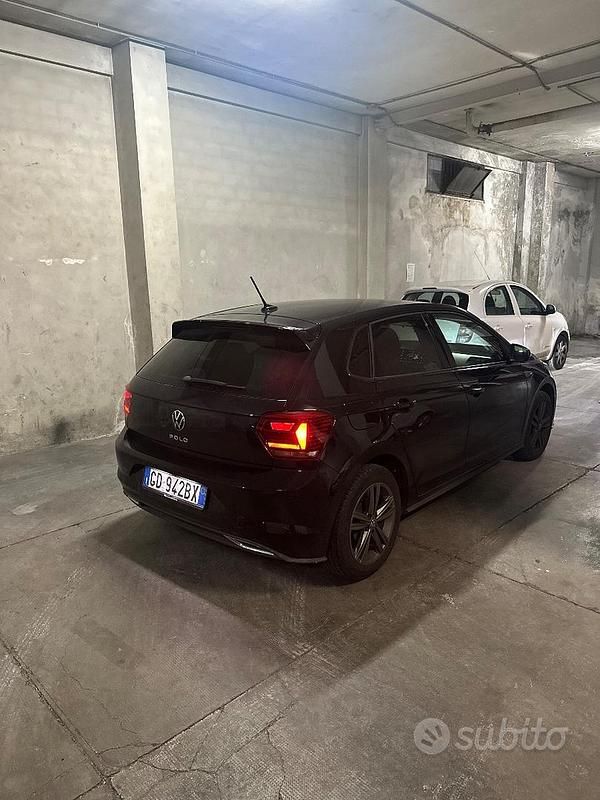 Usata VW Polo R-line 95 CV (69 kW) 2021 Nero Utilitaria
