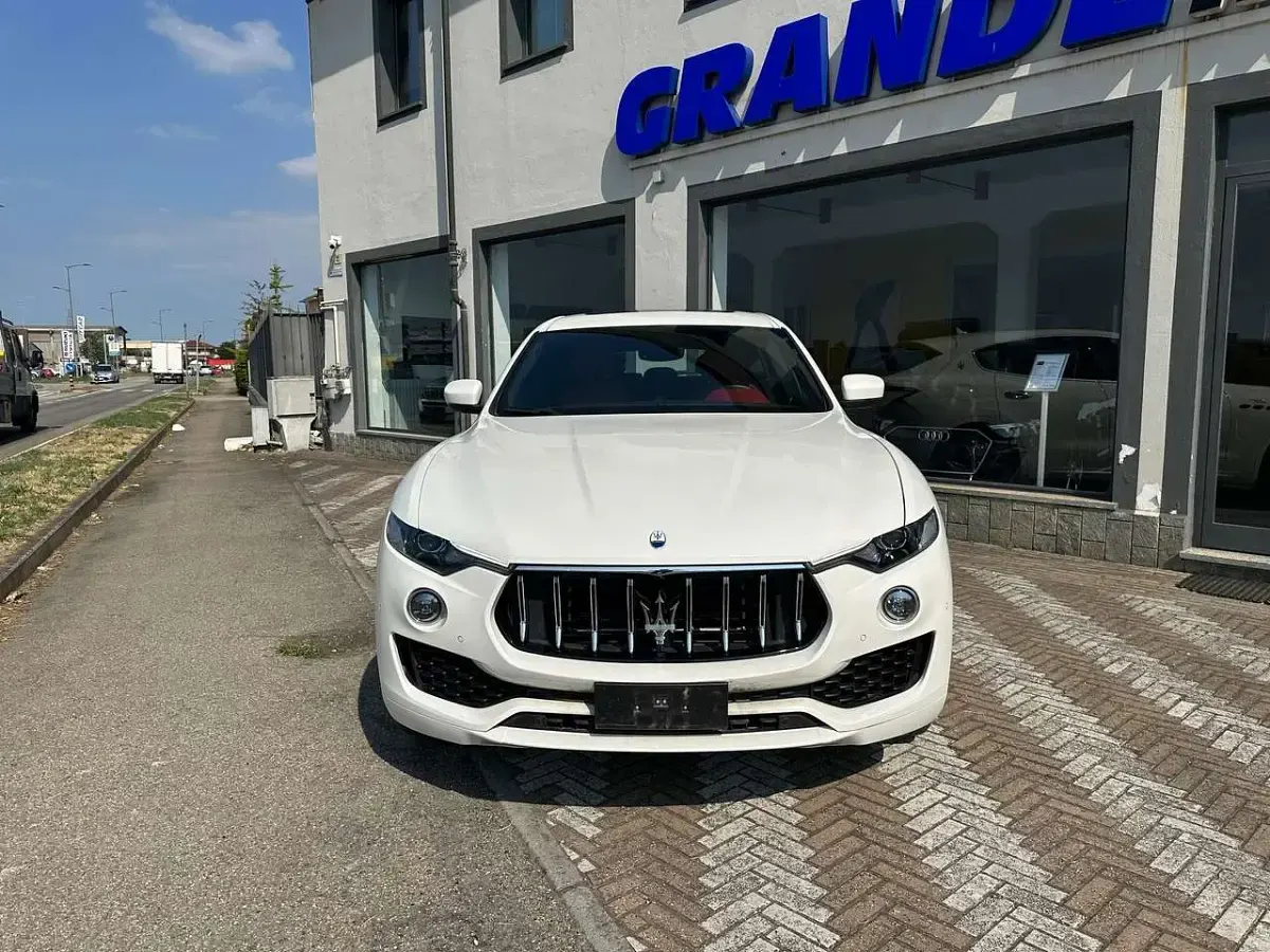 Usata Maserati Levante GT 330 CV (242 kW) 2023 Bianco pastello SUV