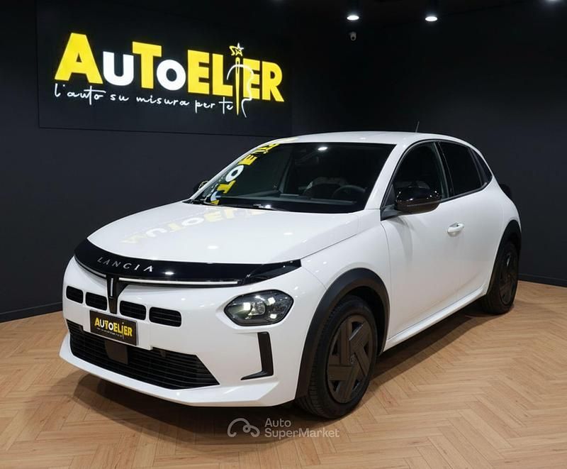 Usata Lancia Ypsilon 101 CV (74 kW) 2024 Bianco Utilitaria