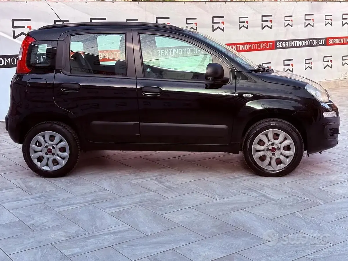 Usata Fiat Panda Lounge 80 CV (58 kW) 2014 Nero Utilitaria