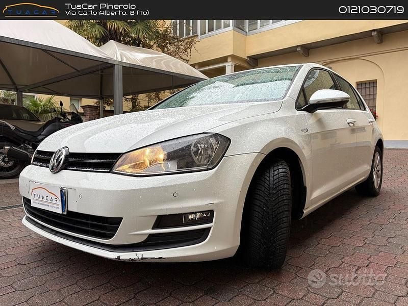 Bianco Usata 2016 VW Golf VII Business Tre volumi | 11.200 € (Buon prezzo) - Immagine 1/4