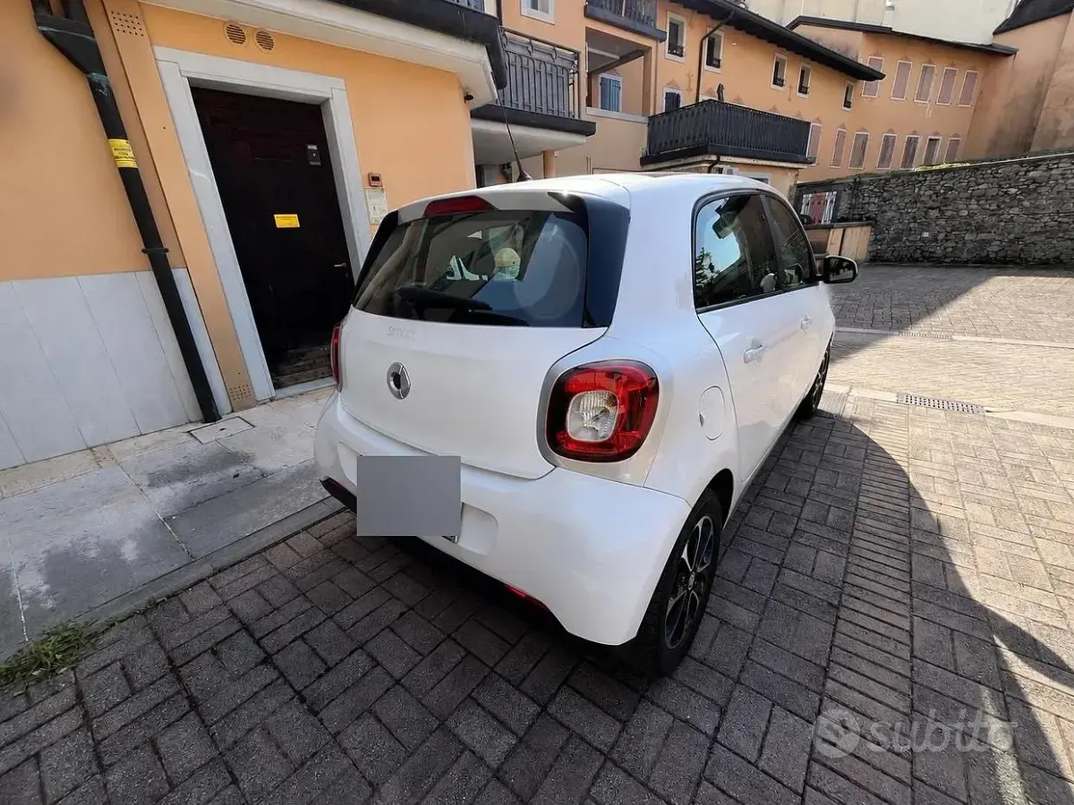 Usata Smart ForFour 71 CV (52 kW) 2016 Bianco Utilitaria