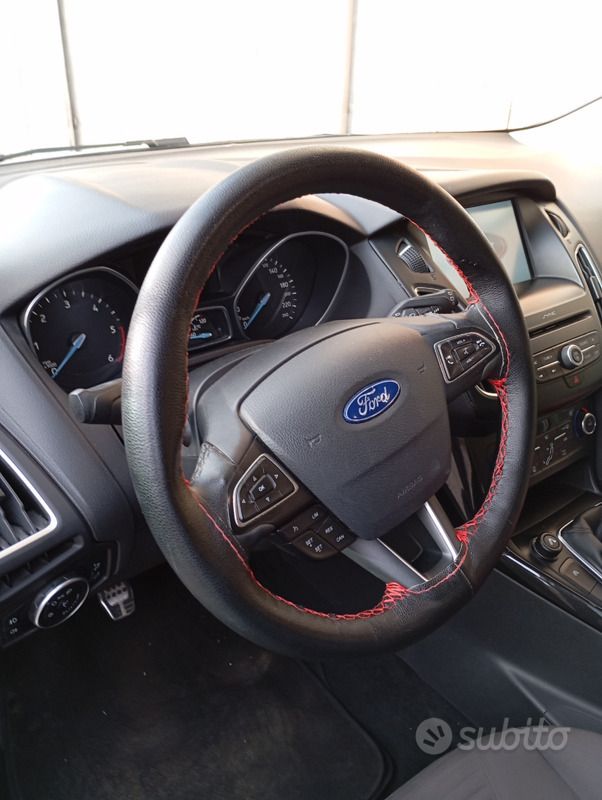 Usata Ford Focus ST-Line 120 CV (88 kW) 2016 Bianco Berlina