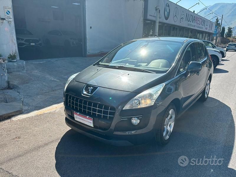 Grigio Usata 2011 Peugeot 3008 Tre volumi | 5490 € (Buon prezzo) - Immagine 1/4