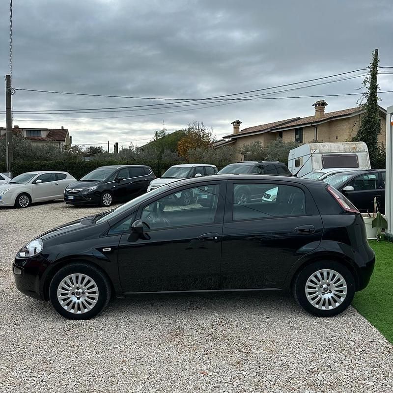 Usata Fiat Punto Evo Dynamic 69 CV (50 kW) 2011 Nero Utilitaria