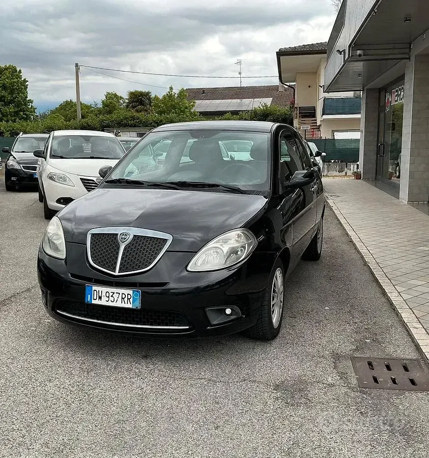Usata Lancia Ypsilon 77 CV (56 kW) 2009 Nero Utilitaria