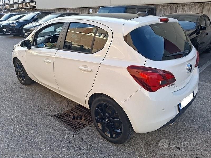 Usata Opel Corsa 75 CV (55 kW) 2018 Berlina