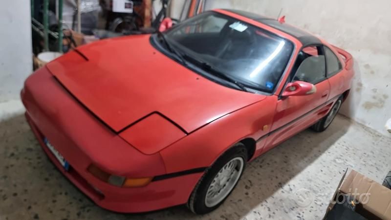 Begagnad Toyota MR2 156 HK (114 kW) 1990 Röd Cab