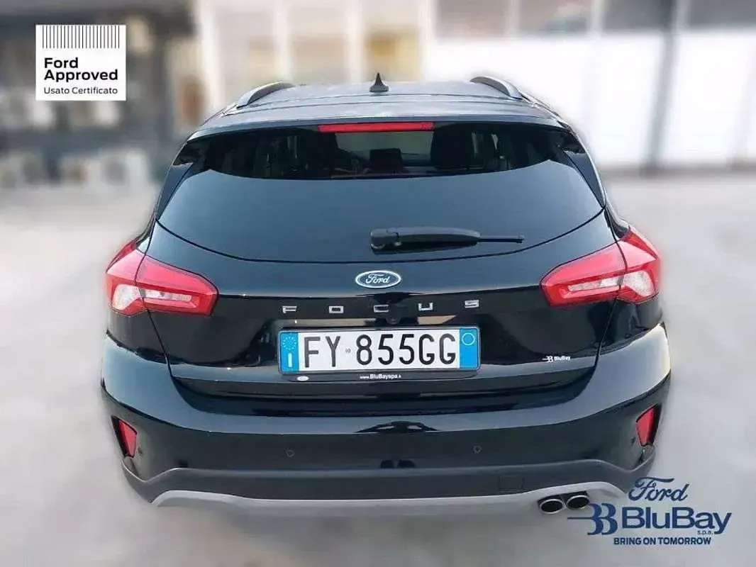 Usata Ford Focus Active 120 CV (88 kW) 2019 Blu Berlina