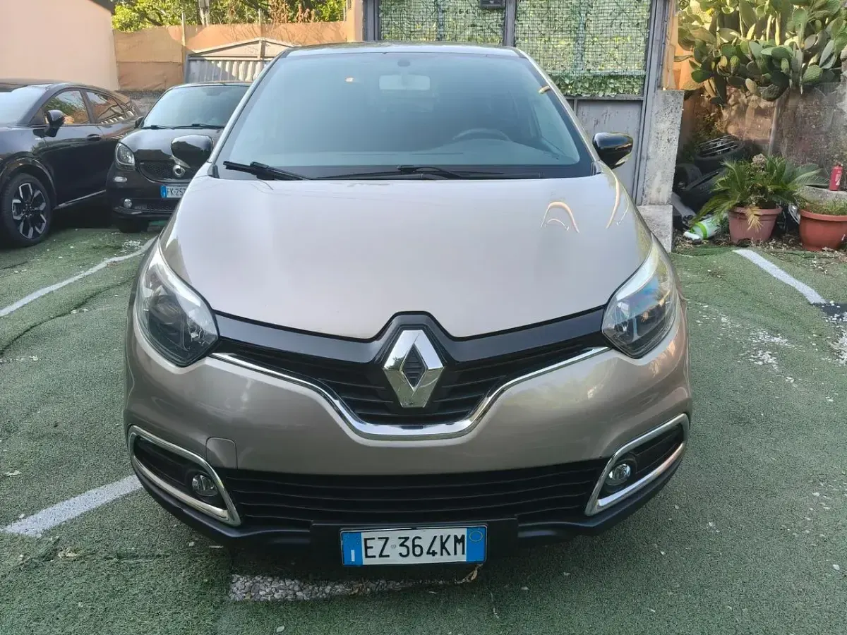 Usata Renault Captur 90 CV (66 kW) 2015 Oro SUV