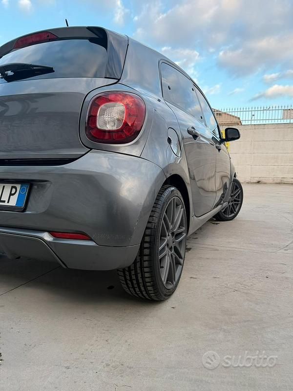Usata Smart ForFour Brabus 90 CV (66 kW) 2017 Grigio Utilitaria