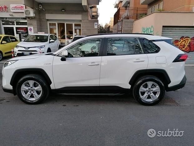 Usata Toyota RAV4 Business Edition 178 CV (130 kW) 2021 Bianco Station wagon