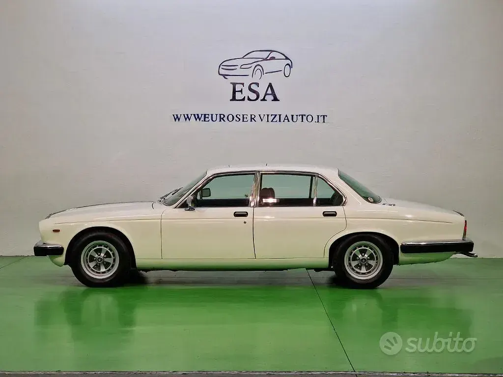 Usata Jaguar XJ12 284 CV (208 kW) 1981 Bianco Berlina