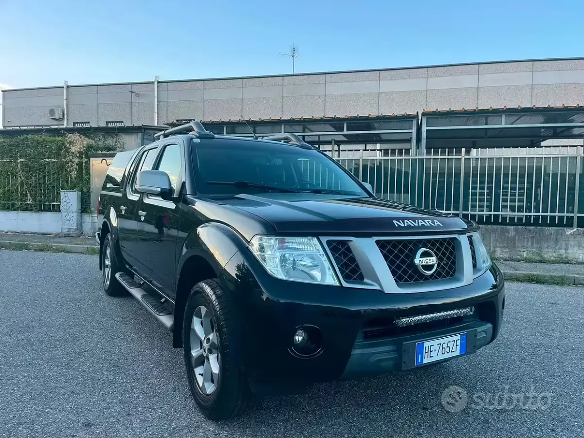 Usata Nissan Navara Platinum 190 CV (139 kW) 2015 Nero Pick-up