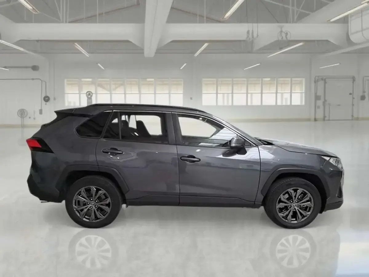 Usata Toyota RAV4 Hybrid 178 CV (130 kW) 2022 Grigio SUV