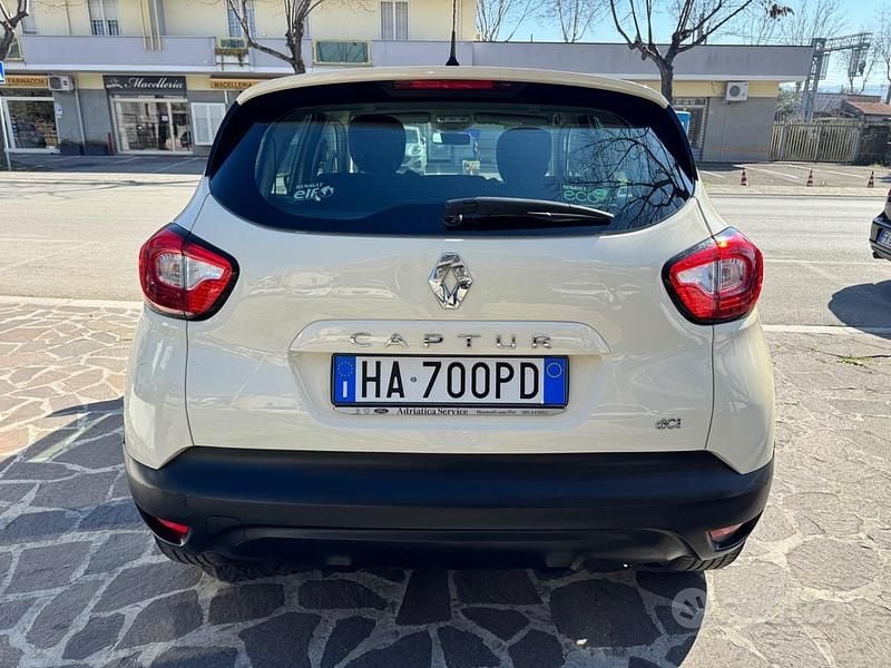 Usata Renault Captur 90 CV (66 kW) 2013 SUV