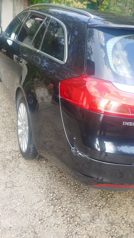 Usata Opel Insignia Sport 131 CV (96 kW) 2010 Nero Station wagon