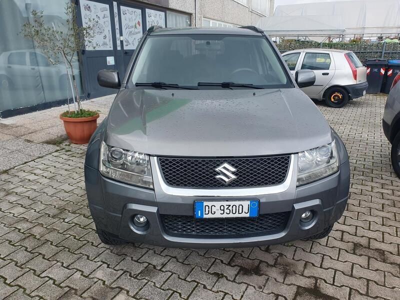 Grigio Usata 2007 Suzuki Grand Vitara SUV | 6000 € (Buon prezzo) - Immagine 1/4